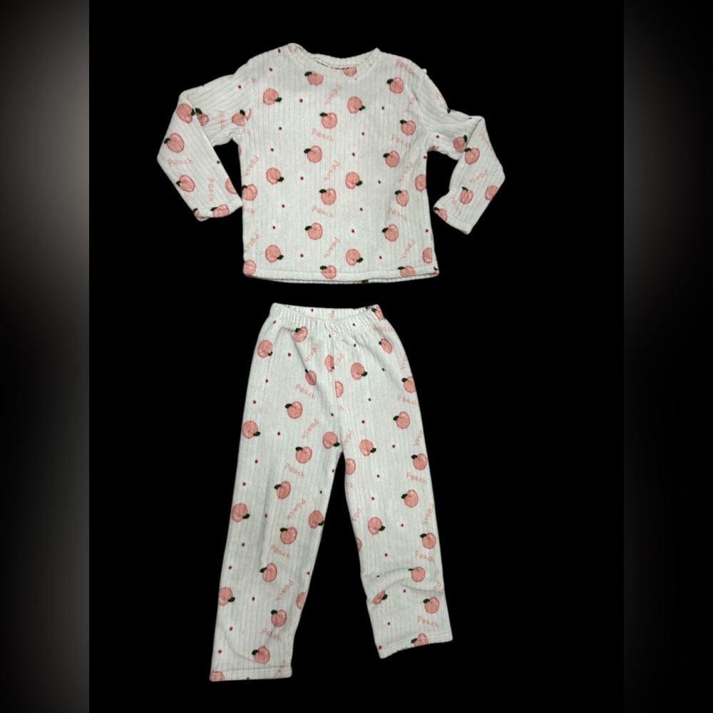 ✨Adorable April Labs peach long sleeve pajama set✨